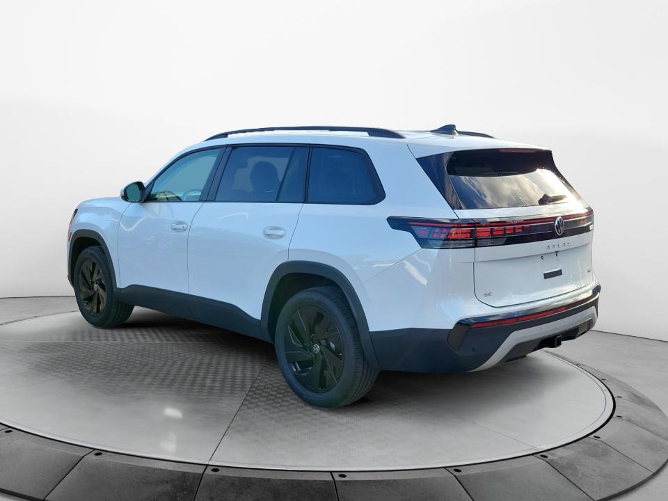 2027 Volkswagen Atlas SE w/Technology