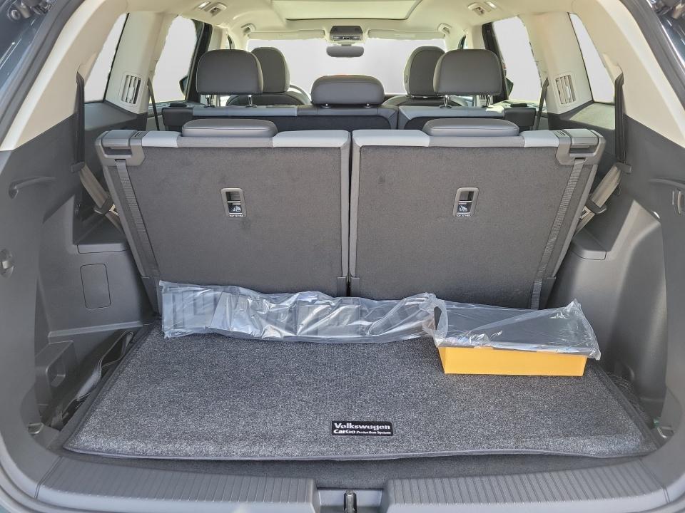 2027 Volkswagen Atlas SE w/Technology