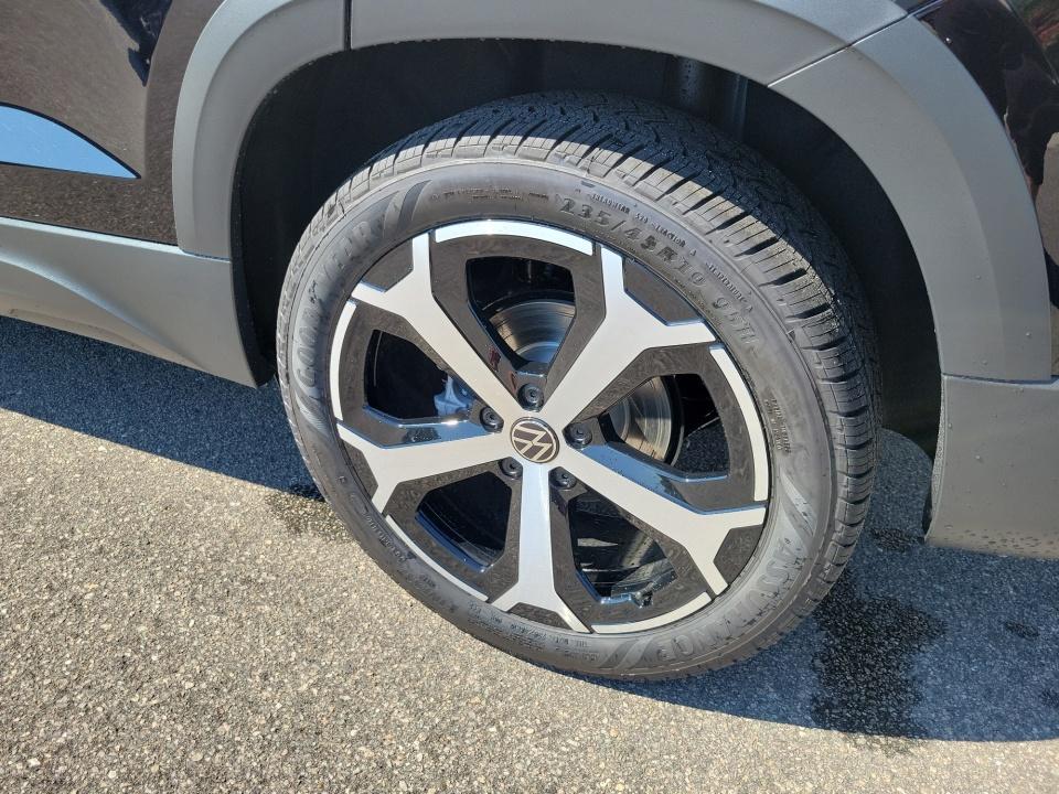 2027 Volkswagen Taos SEL
