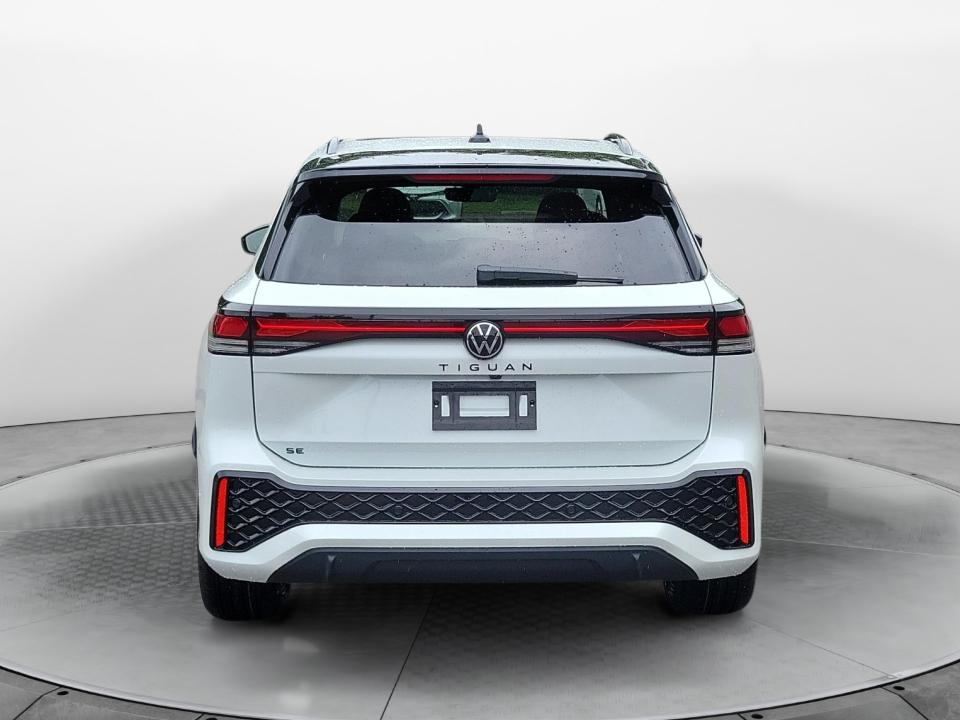 2026 Volkswagen Tiguan SE R-Line Black