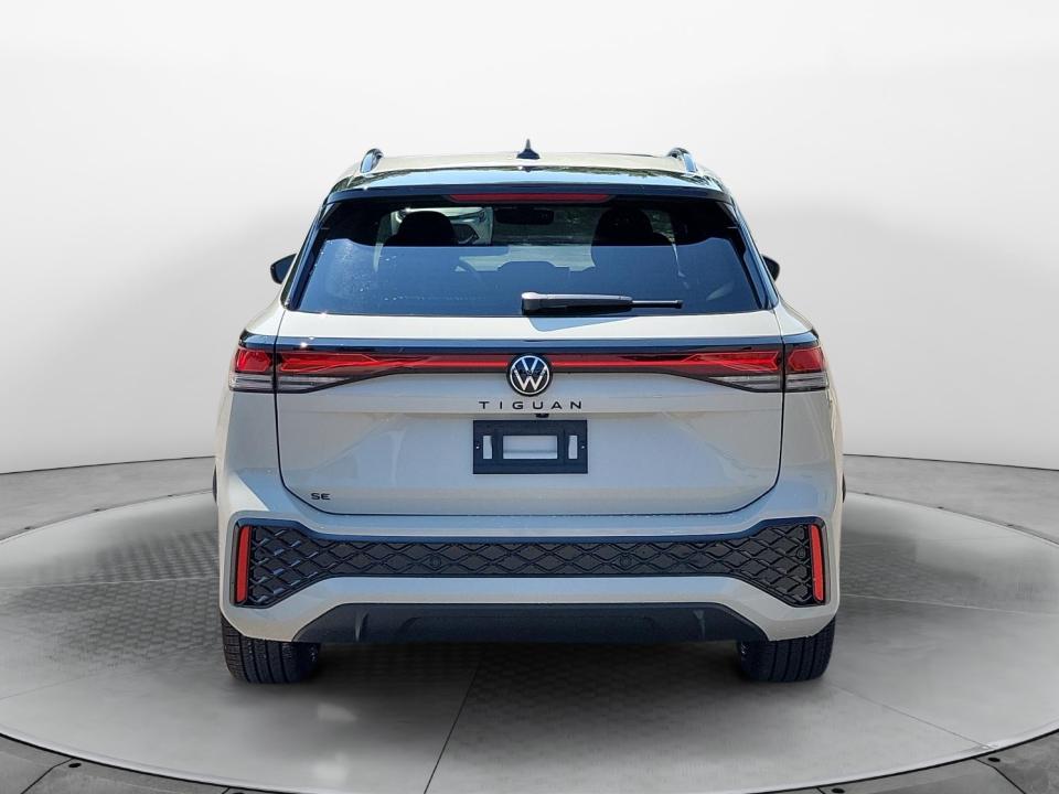 2026 Volkswagen Tiguan SE R-Line Black