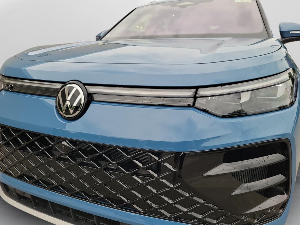 2026 Volkswagen Tiguan SEL R-Line Turbo