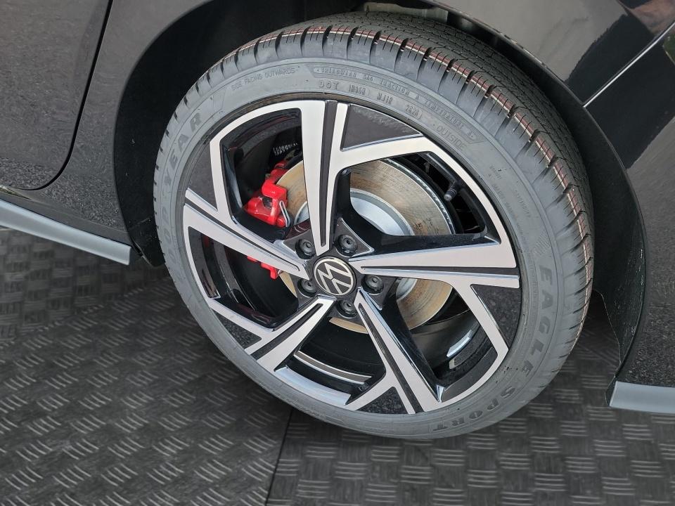 2026 Volkswagen Golf GTI SE