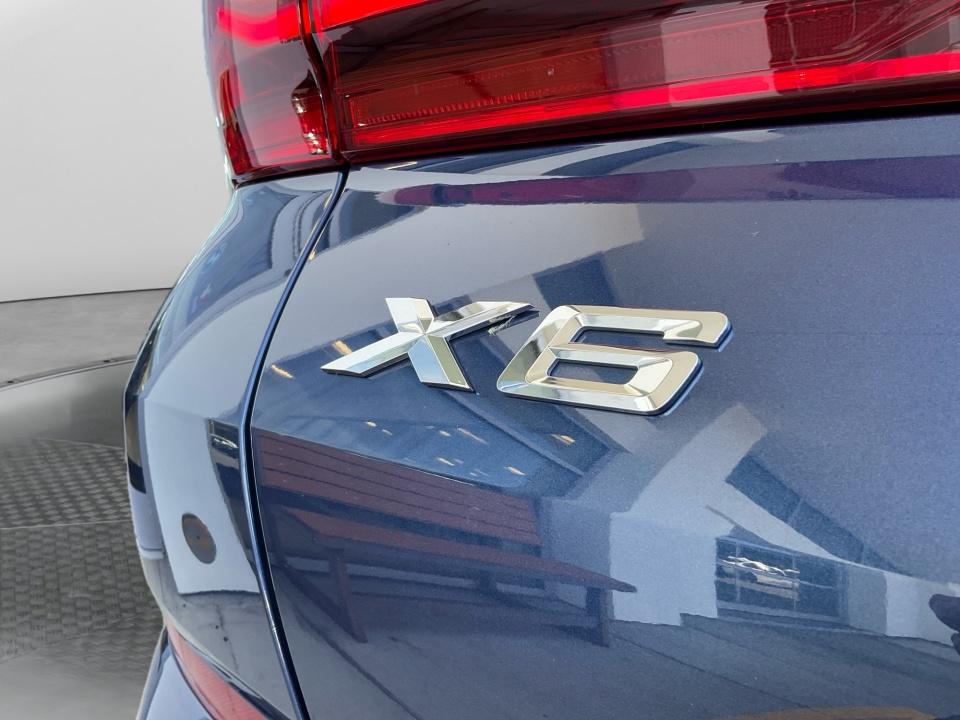 2023 BMW X6 xDrive40i