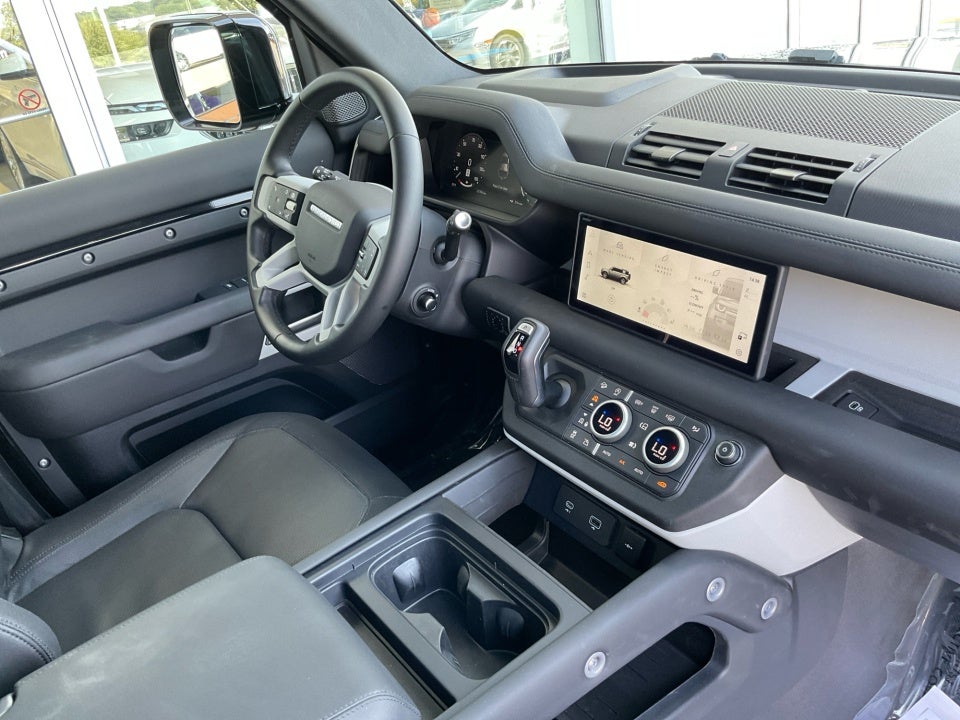 2024 Land Rover Defender X-Dynamic SE