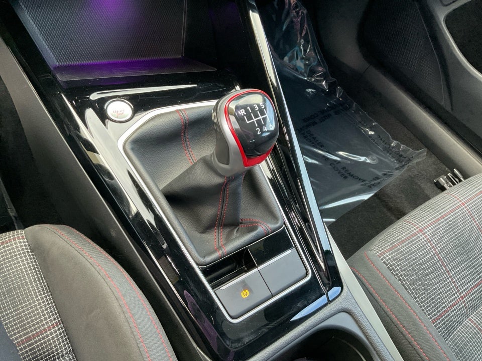 2023 Volkswagen Golf GTI SE