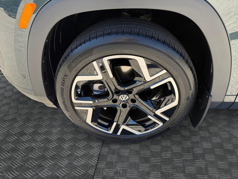 2027 Volkswagen Atlas SEL Premium R-Line