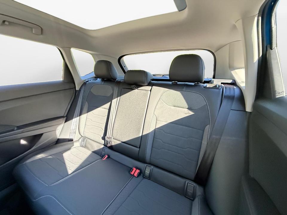 2026 Volkswagen Taos SE Black