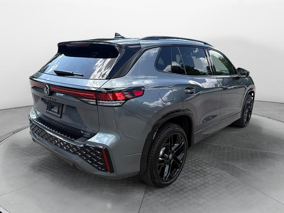 2026 Volkswagen Tiguan SE R-Line Black
