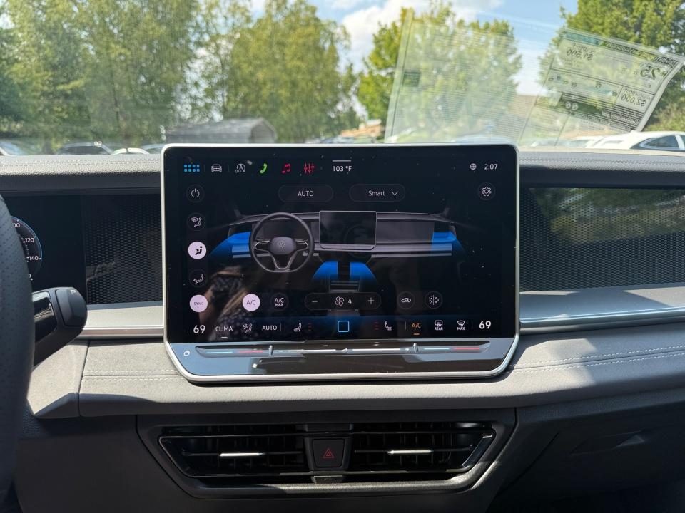 2026 Volkswagen Tiguan SE R-Line Black
