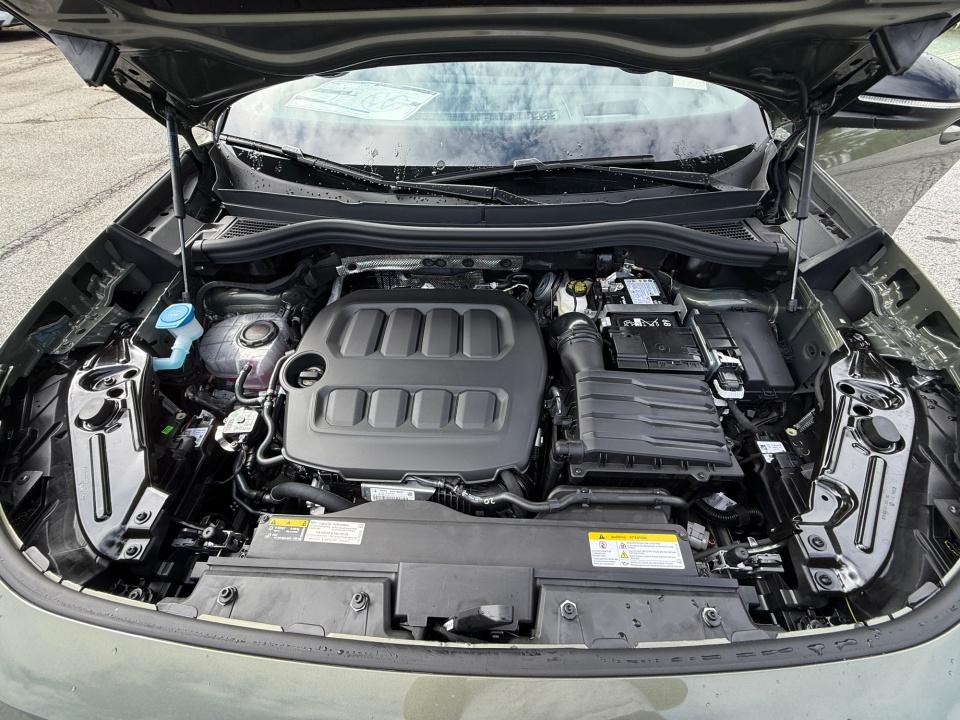 2026 Volkswagen Tiguan SE R-Line Black