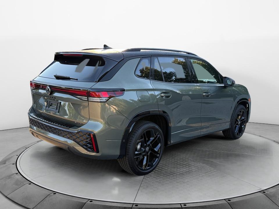 2026 Volkswagen Tiguan SE R-Line Black