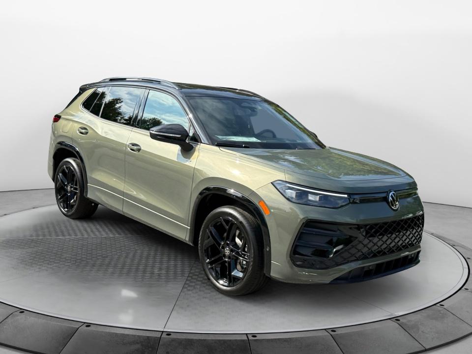 2026 Volkswagen Tiguan SE R-Line Black