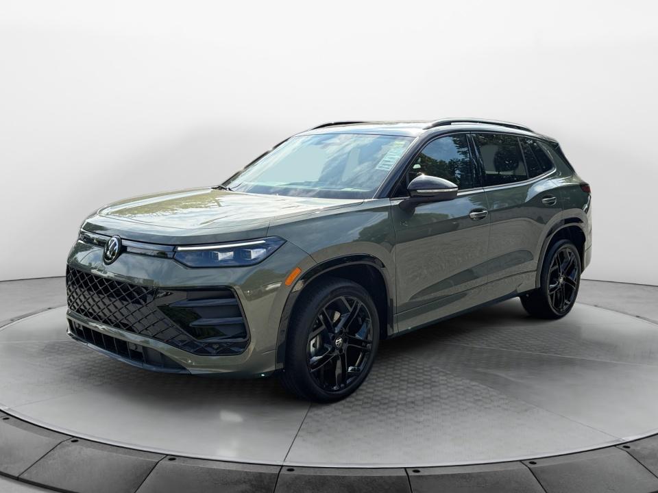 2026 Volkswagen Tiguan SE R-Line Black