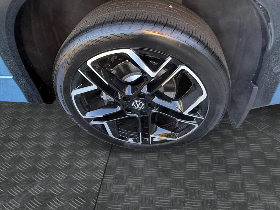 2026 Volkswagen Tiguan SEL R-Line Turbo