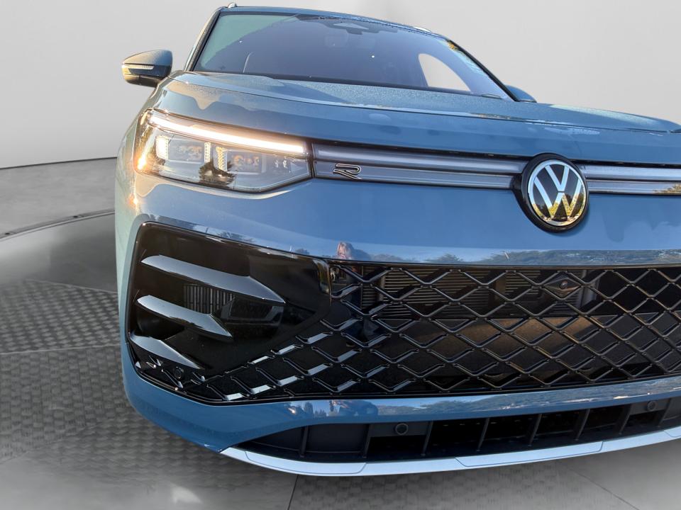 2026 Volkswagen Tiguan SEL R-Line Turbo