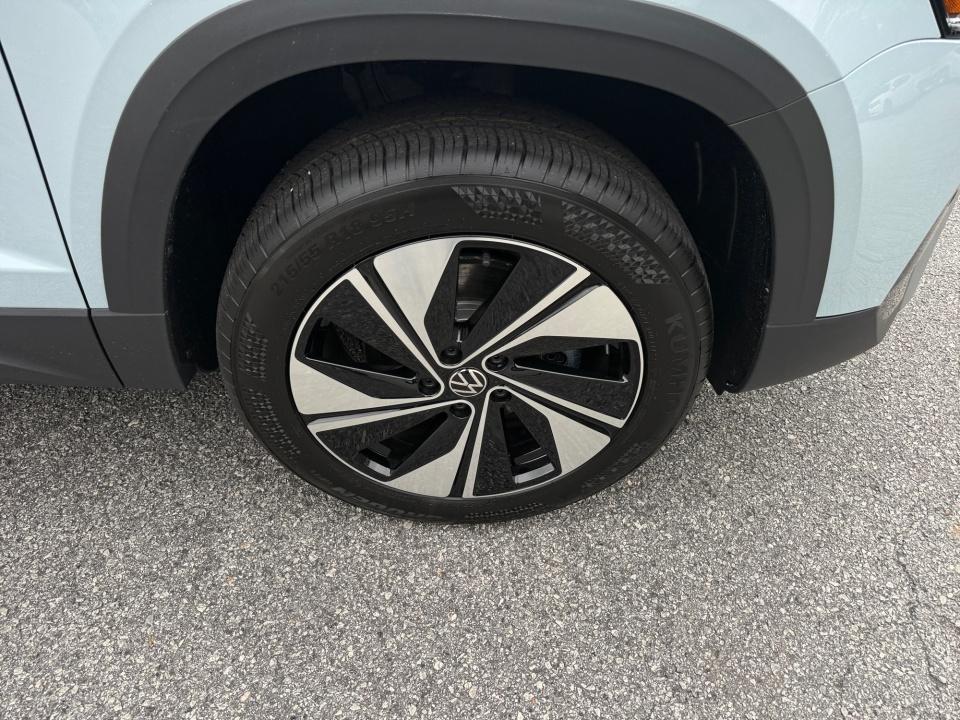 2027 Volkswagen Taos SE