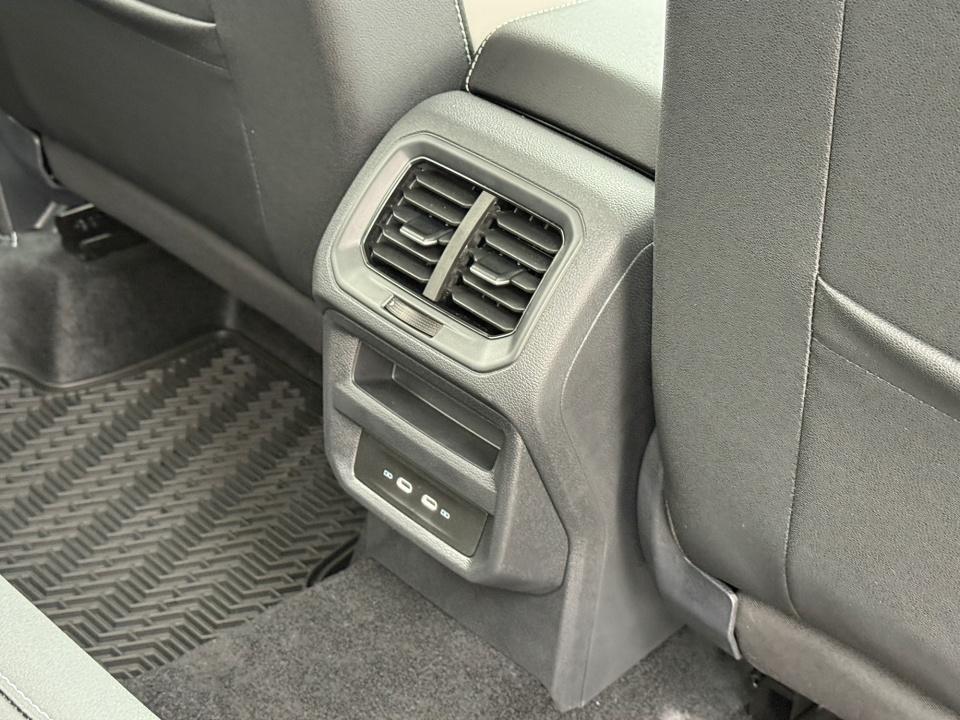 2027 Volkswagen Taos SE