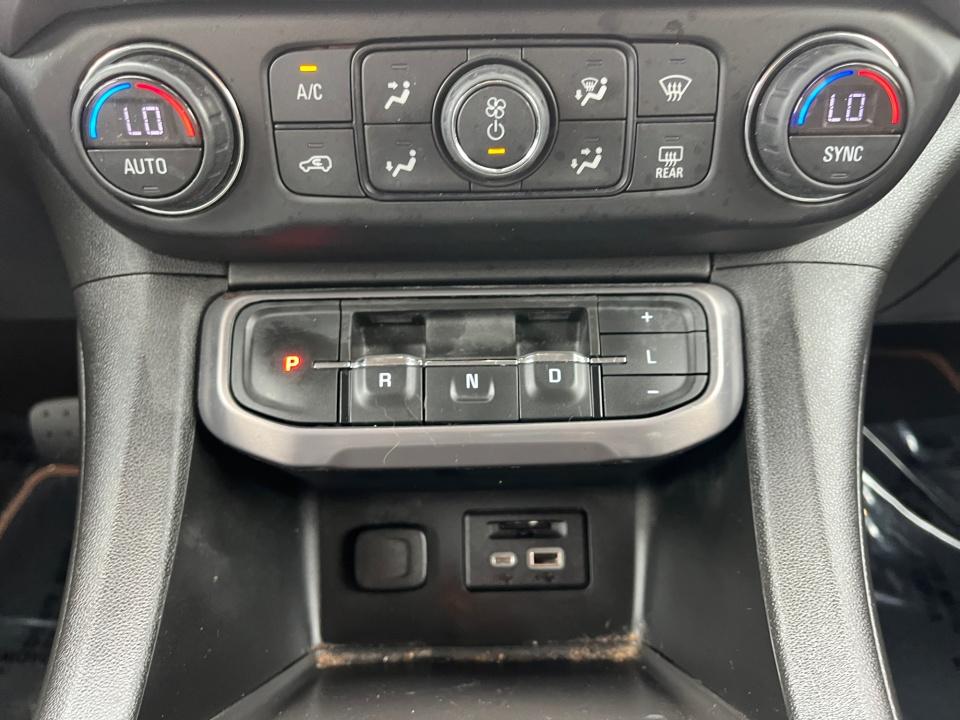 2022 GMC Acadia AT4