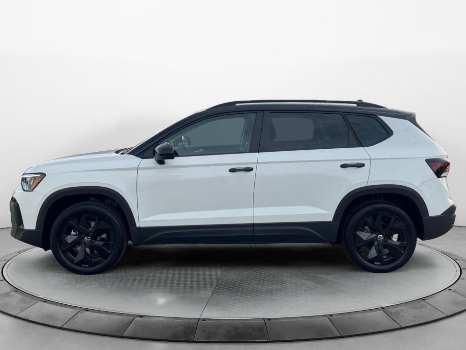 2026 Volkswagen Taos SE Black
