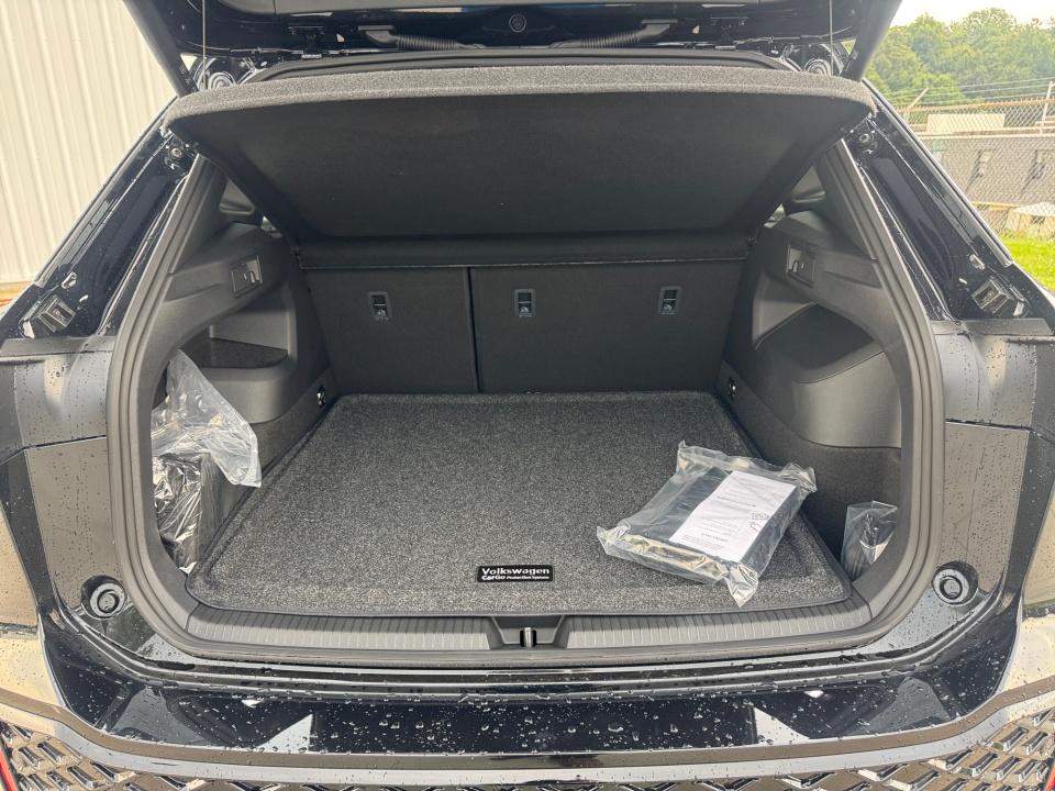 2026 Volkswagen Tiguan SEL R-Line Turbo