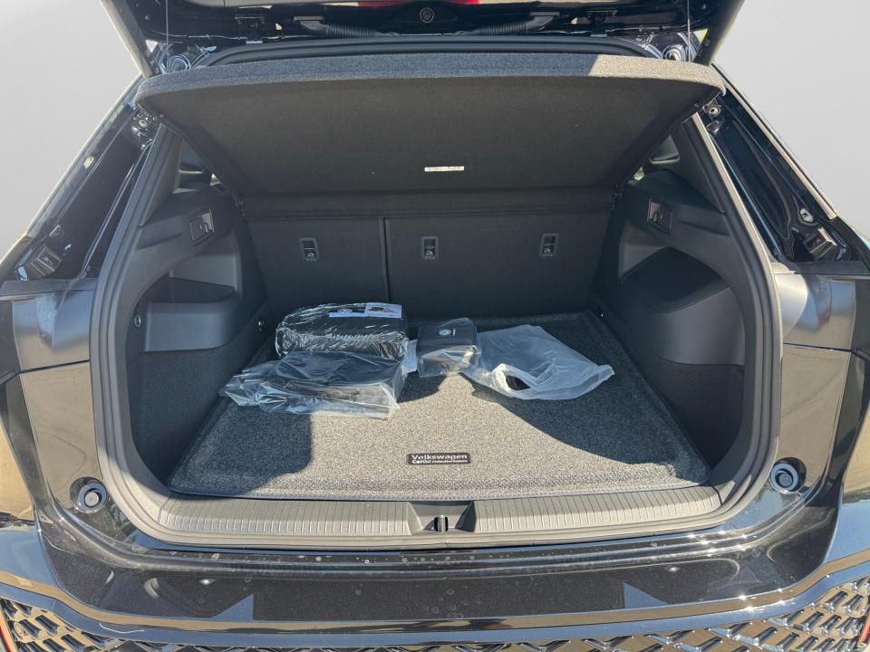 2026 Volkswagen Tiguan SEL R-Line Turbo