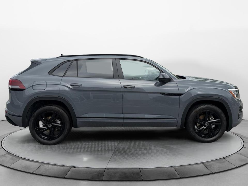 2026 Volkswagen Atlas Cross Sport 2.0T SEL R-Line Black