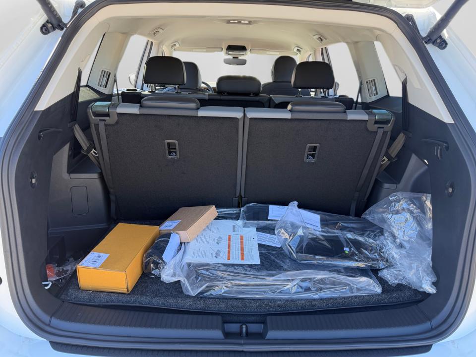 2027 Volkswagen Atlas SE w/Technology