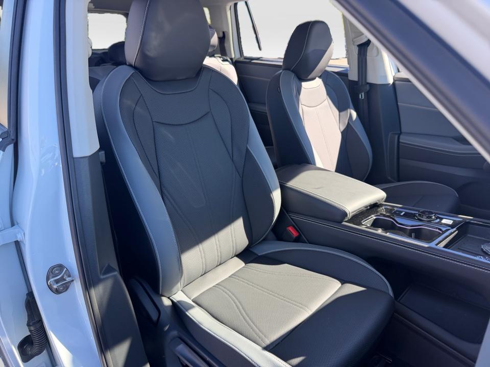 2027 Volkswagen Atlas SE w/Technology