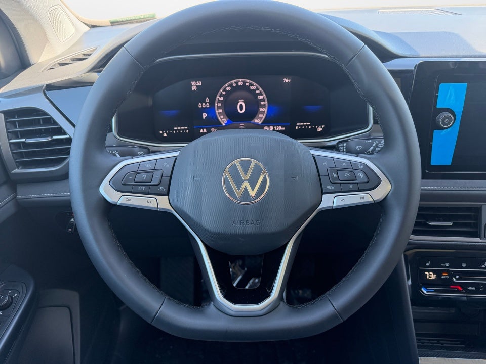 2027 Volkswagen Taos SE Black