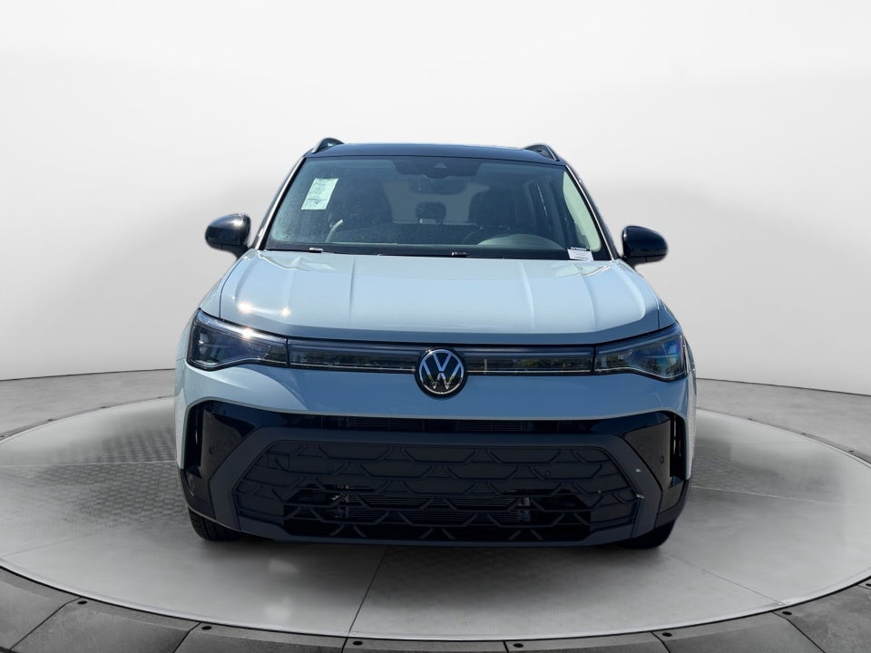 2027 Volkswagen Taos SE Black