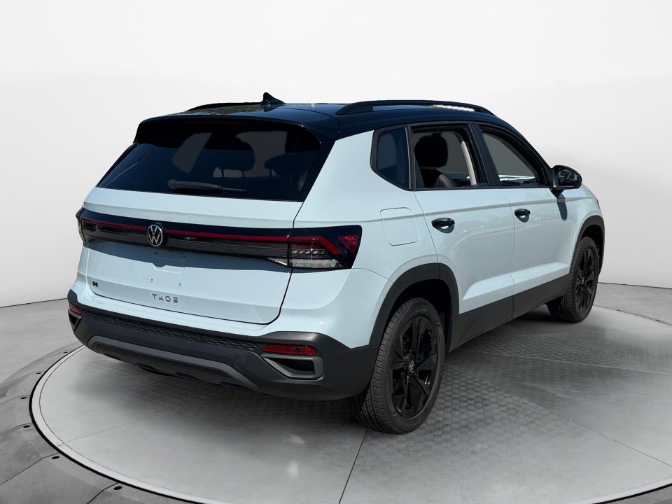 2027 Volkswagen Taos SE Black