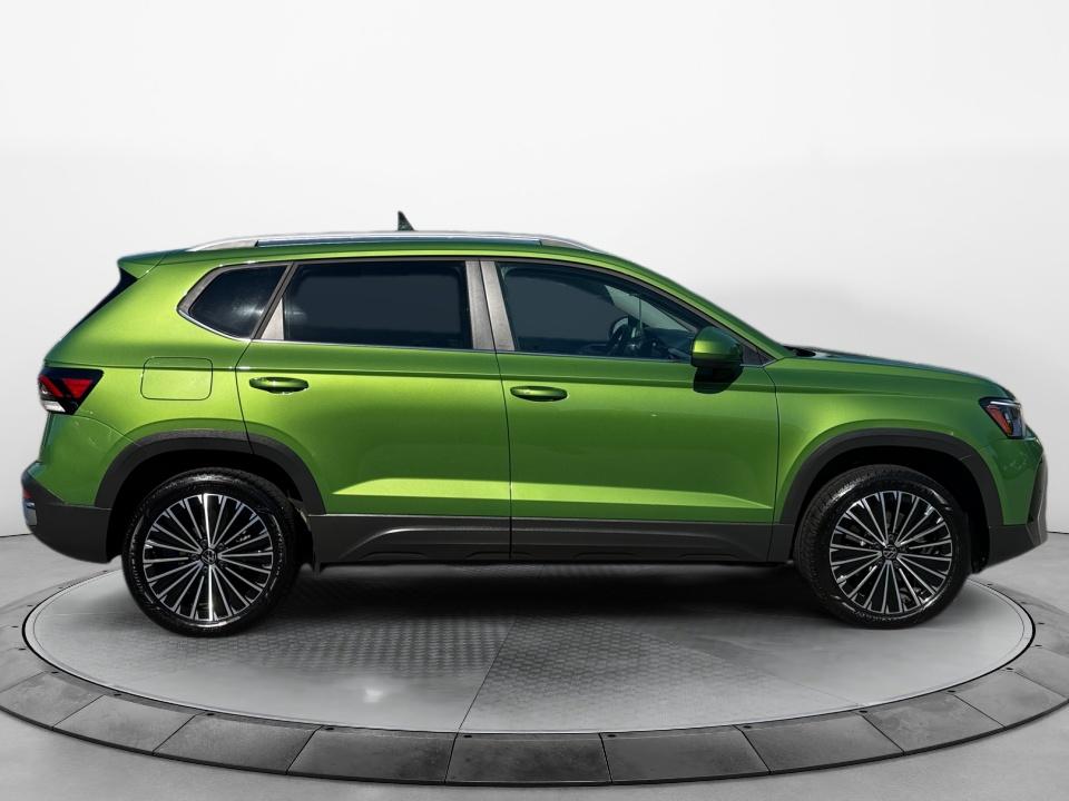 2026 Volkswagen Taos SE