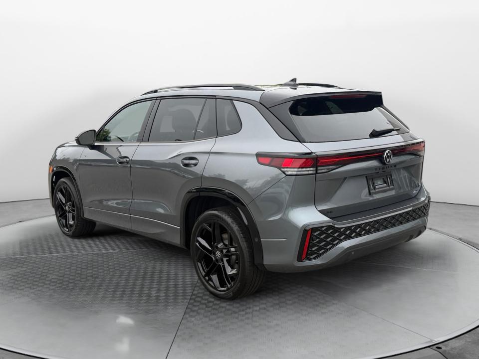2026 Volkswagen Tiguan SE R-Line Black