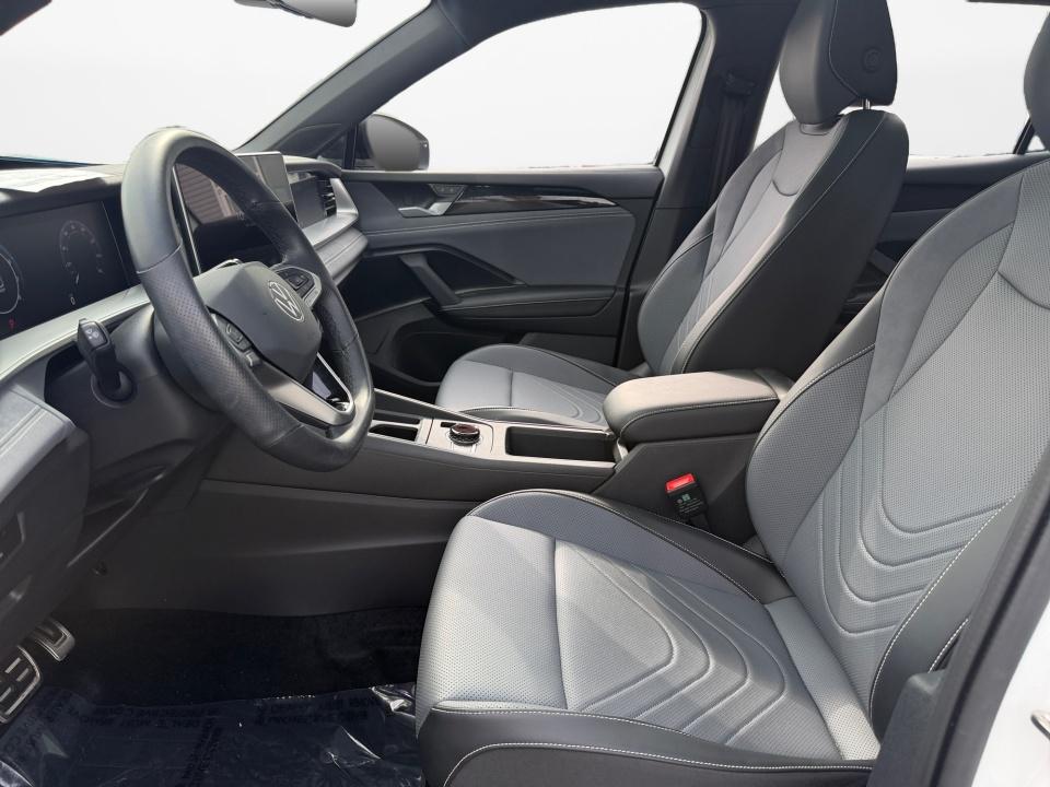 2025 Volkswagen Tiguan SE R-Line Black