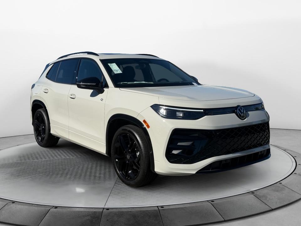 2026 Volkswagen Tiguan SE R-Line Black