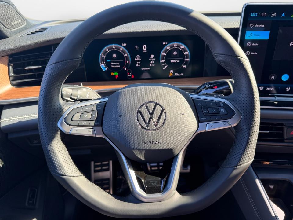 2026 Volkswagen Tiguan SEL R-Line Turbo
