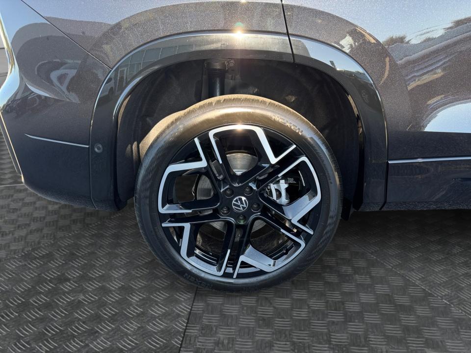 2026 Volkswagen Tiguan SEL R-Line Turbo