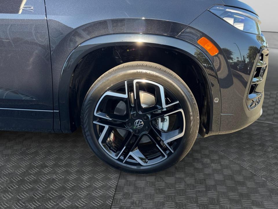 2026 Volkswagen Tiguan SEL R-Line Turbo