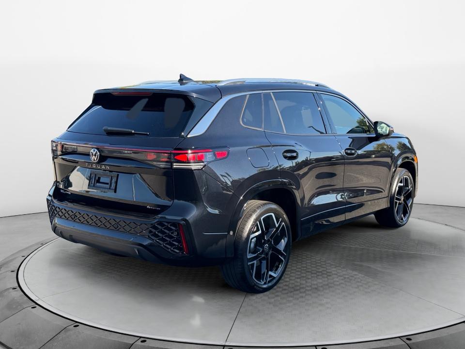 2026 Volkswagen Tiguan SEL R-Line Turbo