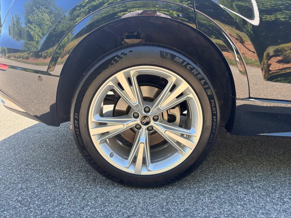 2023 Audi Q8 Premium Plus 55 TFSI quattro Tiptronic