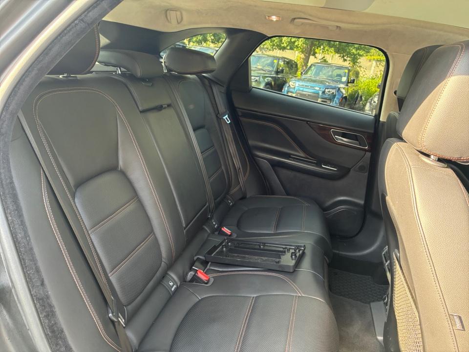 2019 Jaguar F-PACE 30t Prestige