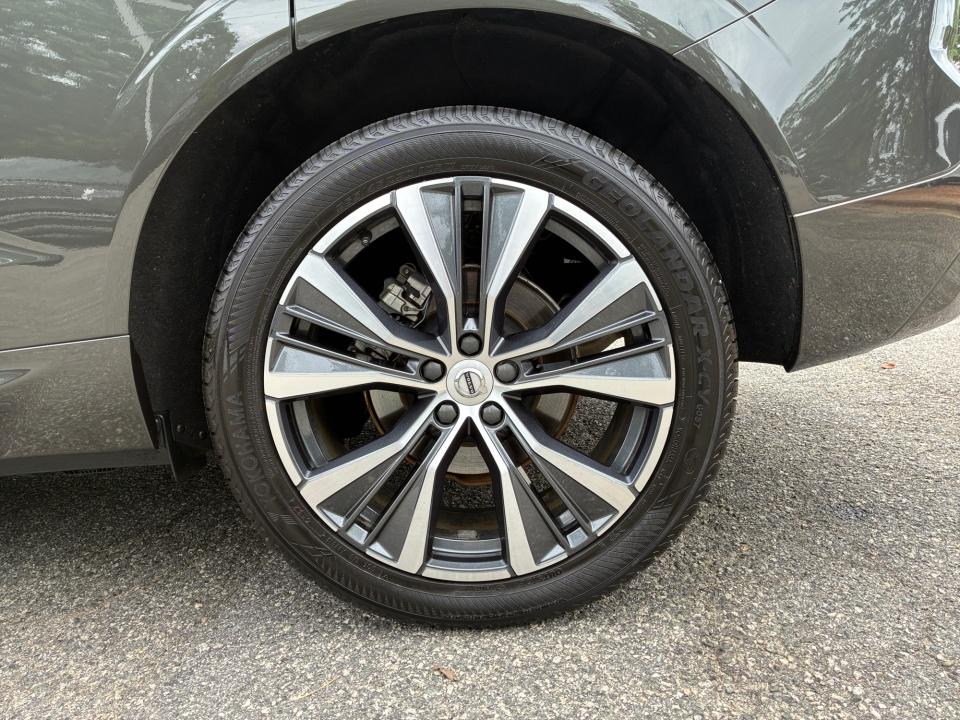 2022 Volvo XC60 Momentum