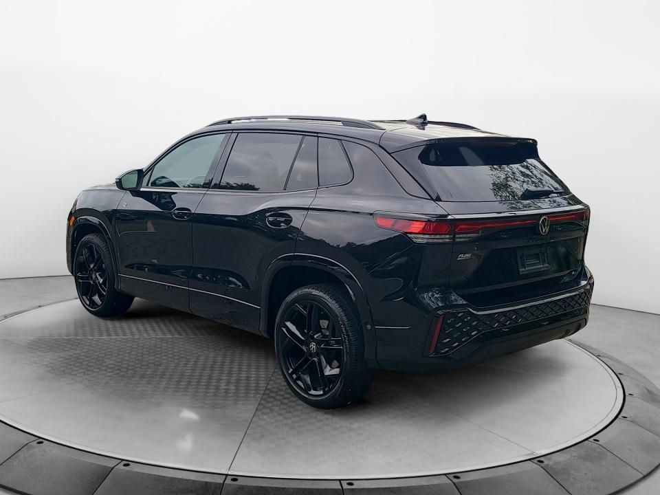 2026 Volkswagen Tiguan SE R-Line Black