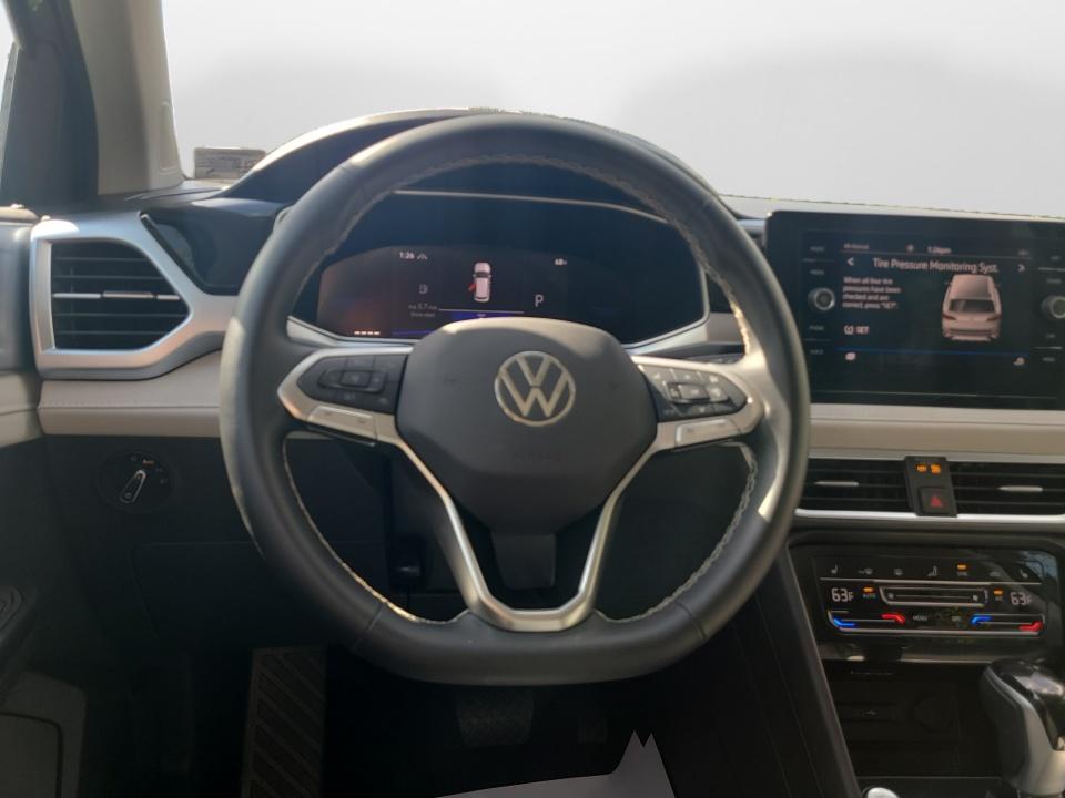 2025 Volkswagen Taos SE